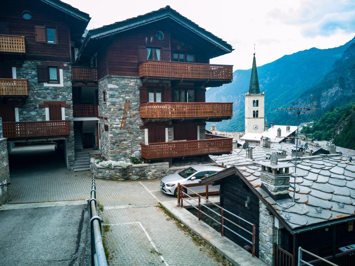 Apartamento "Lo Mequio De Emilie" 2 Passi Da Centro E Piste Valtournenche Exterior foto